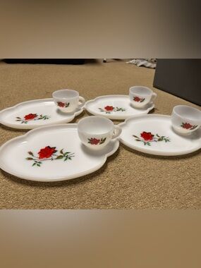 Vintage Federal Glass Rosecrest 8 PC Luncheon Snack Tea Set Red Rose Cup Plates